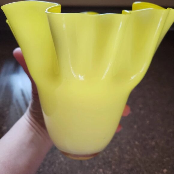 Blown Glass Ruffled Handkerchief Edge Vase White / Yellow by Gorgeous Designs - Picture 4 of 7